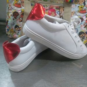 Queen of hearts Betsey Johnson kicks